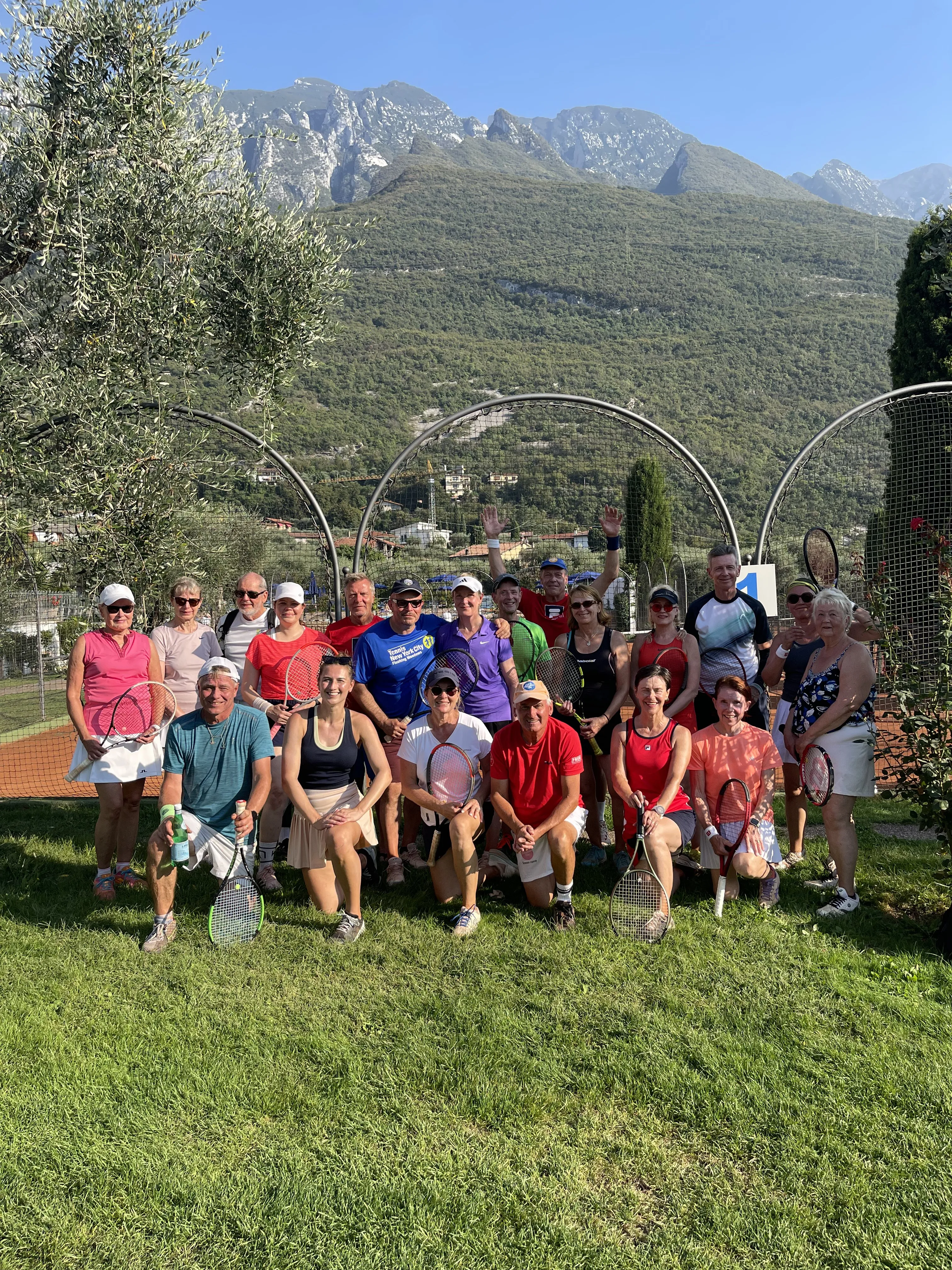 Gardajärvi tennismaisema